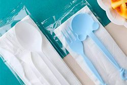 Как выбрать качественные и безопасные одноразовые столовые приборы